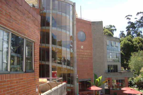 Sede de Currículo y Calidad Facultad del Medio Ambiente y Recursos Naturales